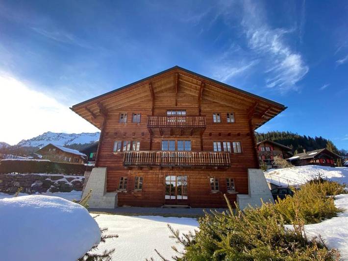 Chalet pour 10 personnes, avec sauna ainsi que vue et balcon