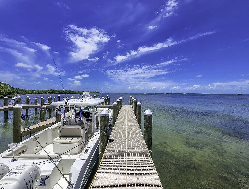 New Home 2 Pools ~ King beds ~ Dockage ~ Kayaks in Upper Matecumbe Key, Islamorada