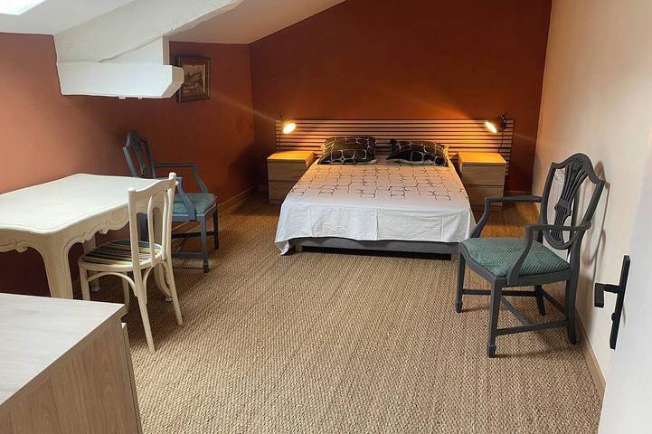Gîte pour 6 personnes, avec piscine à Caillac