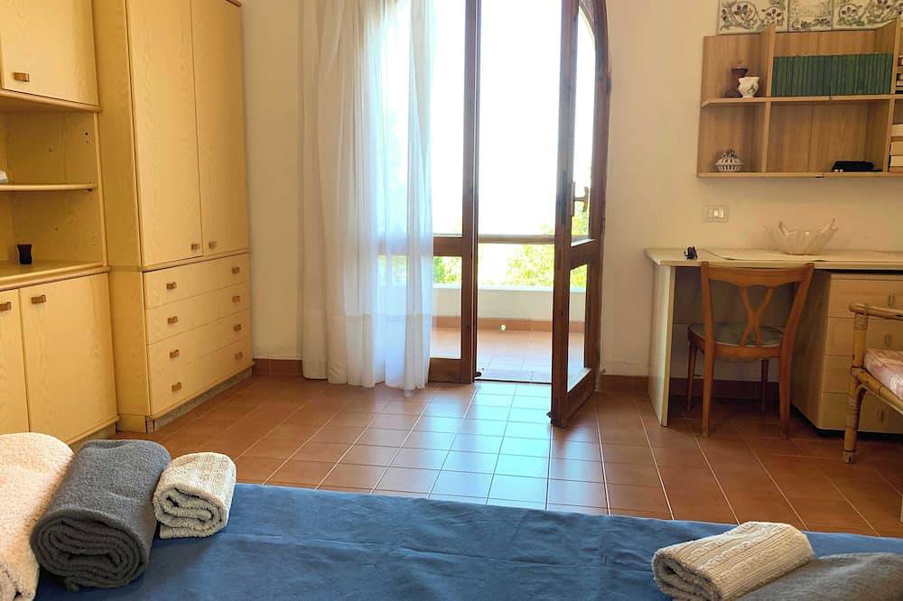 Detached villa Sea view Parking Wifi Terrace Dishwasher and washing machine Dog in Eden Rock, Cagliari e Dintorni