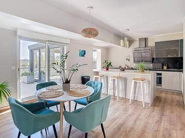 Gîte pour 5 personnes, avec vue et terrasse, animaux acceptés à La Redorte