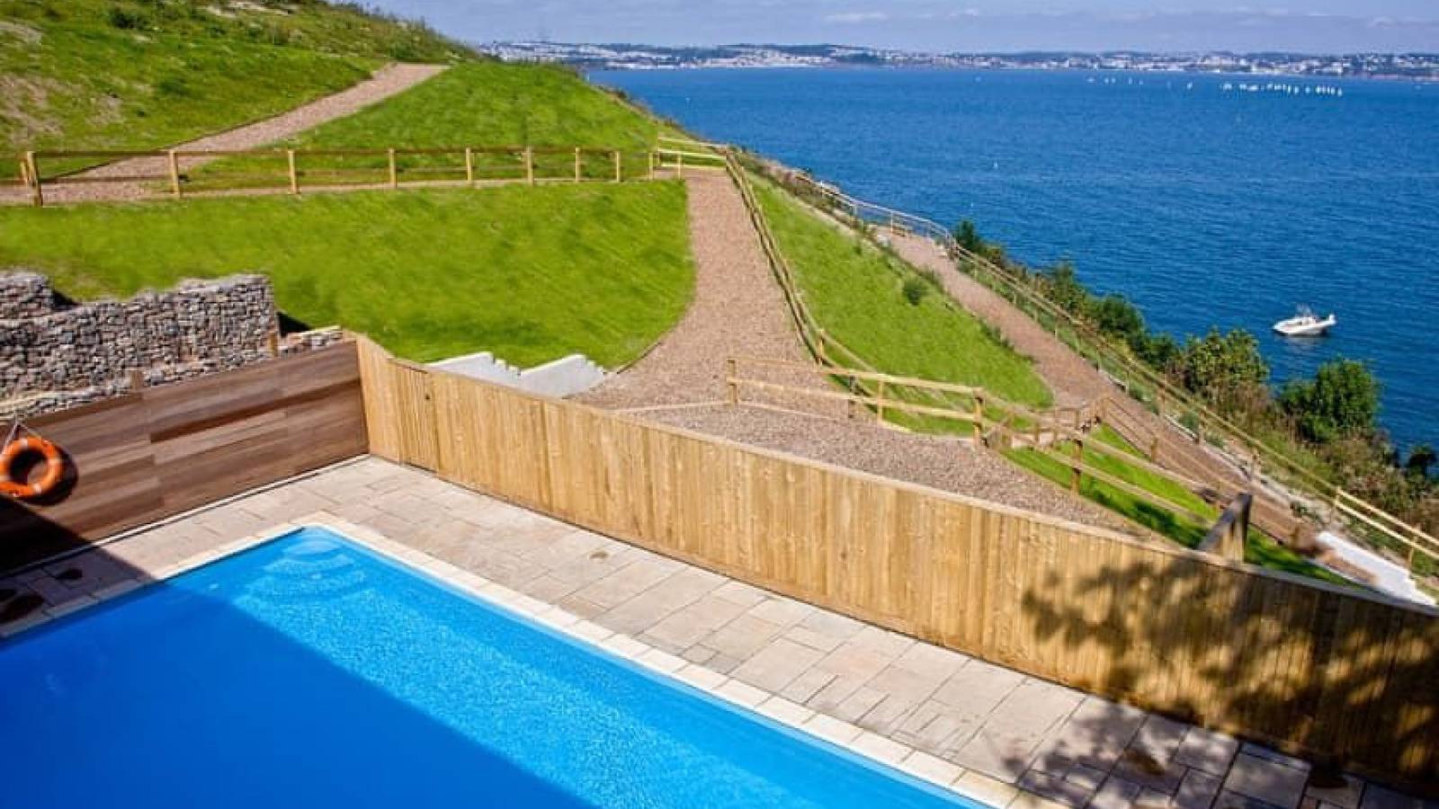 Entire apartment, Osprey 2 - The Cove in Brixham, Torbay