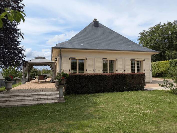 Location de vacances pour 6 personnes, avec Terrasse ainsi que Jardin et Vue à Stenay