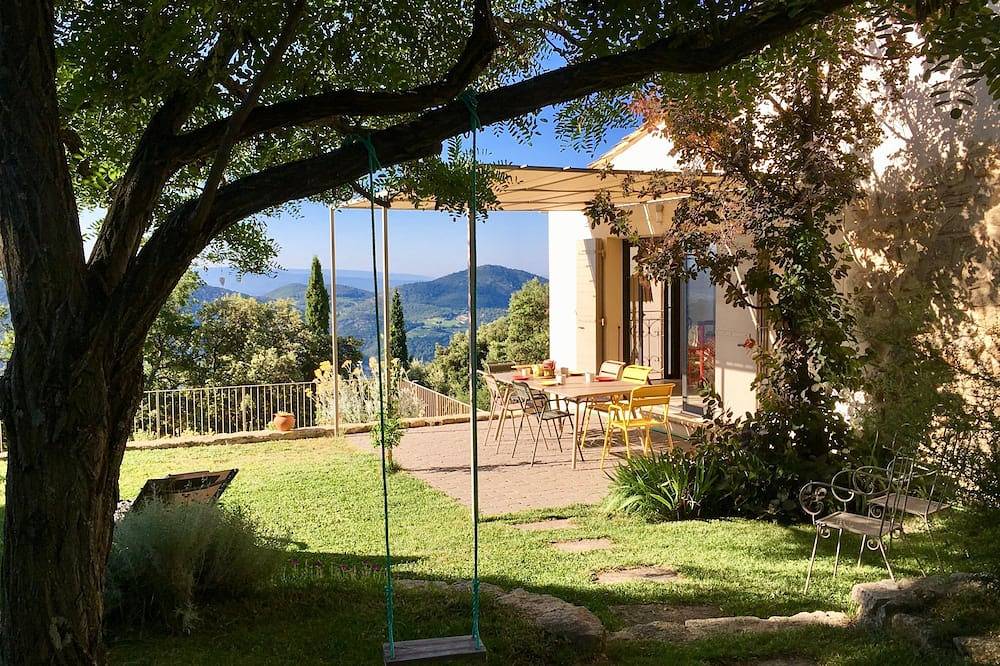La Bergerie entre Dentelles et Ventoux avec vue exceptionnelle et piscine privée in Suzette, Vaucluse