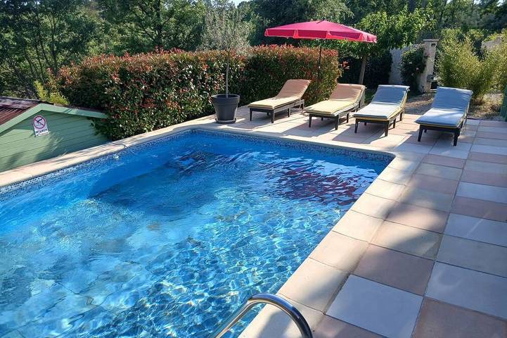 Location de vacances pour 4 personnes, avec jardin et terrasse à Saint-Maximin-la-Sainte-Baume