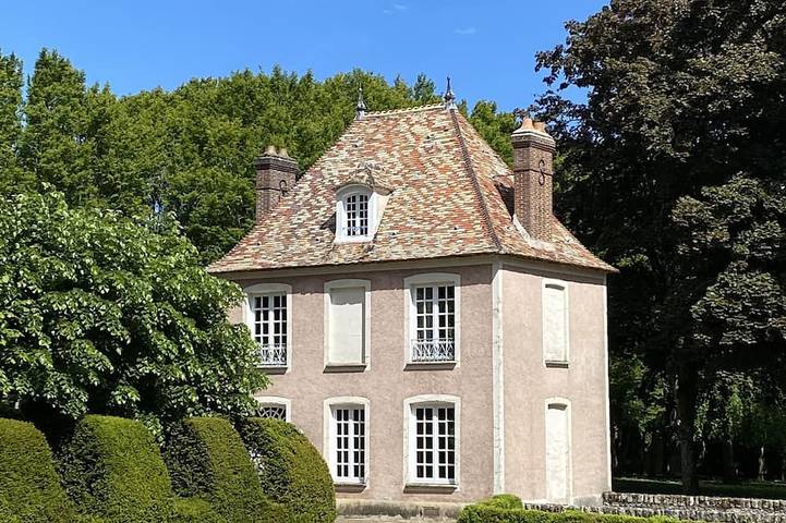 Gîte pour 8 personnes, avec jardin dans Villeconin