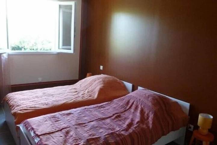 Location de vacances pour 15 personnes, avec terrasse et jardin à Colonzelle - 3