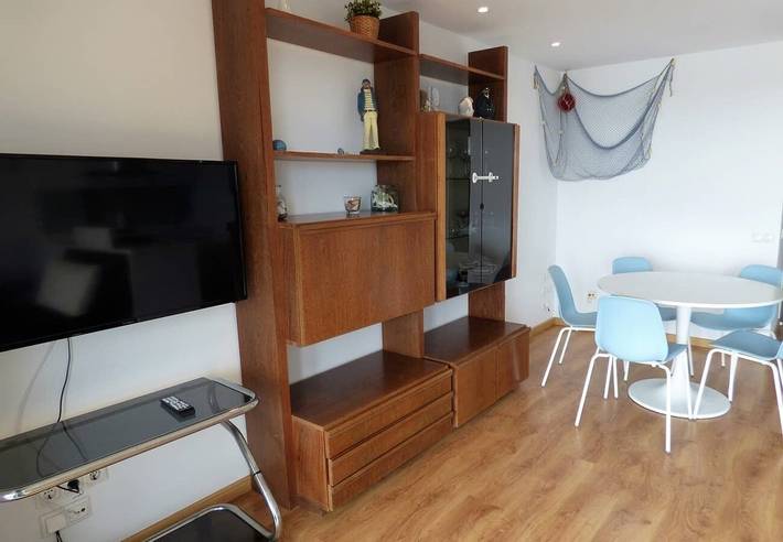 Apartamento entero, Apartamento 'Vistas Al Puerto' con vistas al mar, balcón y Wi-Fi in Villajoyosa, Costa Blanca