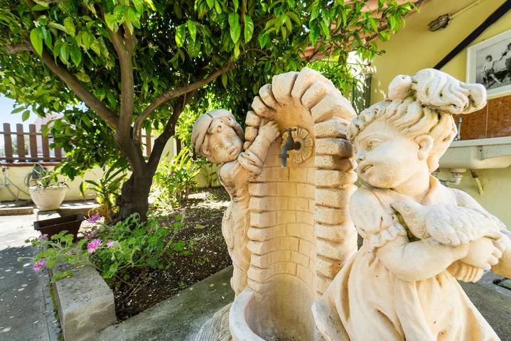 Entire apartment, Apartment '1' with Shared Garden and Air Conditioning in San Giovanni Suergiu, Sulcis Iglesiente