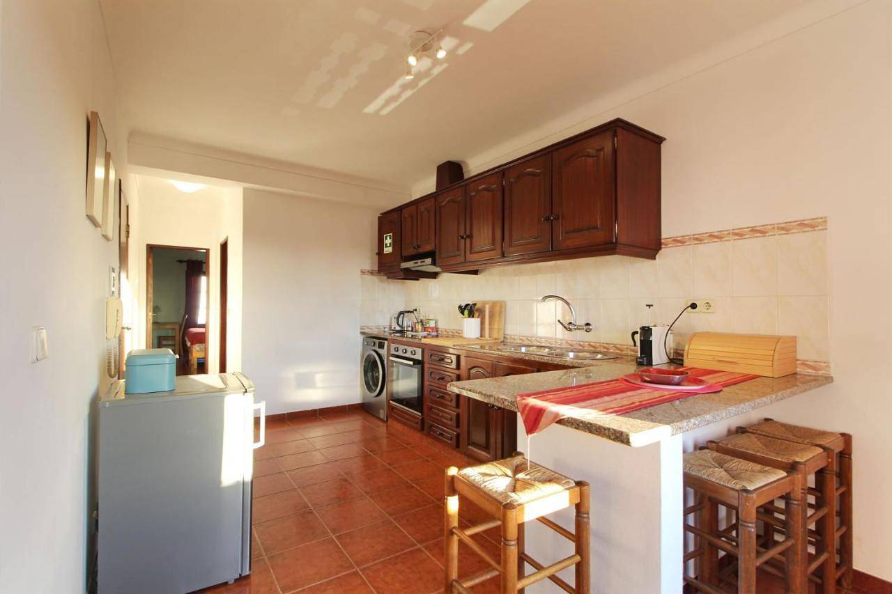 Apartamento inteiro, Casa Papoila T1 com terraço in Praia do Farol, Vila Nova de Milfontes