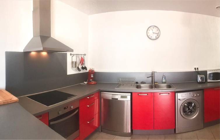 Moderno piso de 135 m² con piscina – a 2,5 km del centro de Nîmes in Nimes, Region de Nimes