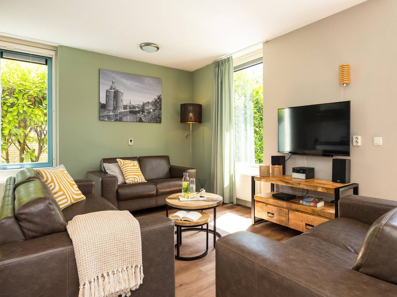 Freistehendes Gruppenhaus für 12 Personen mit Gartenzimmer und Holzofen in Ijsselmeer