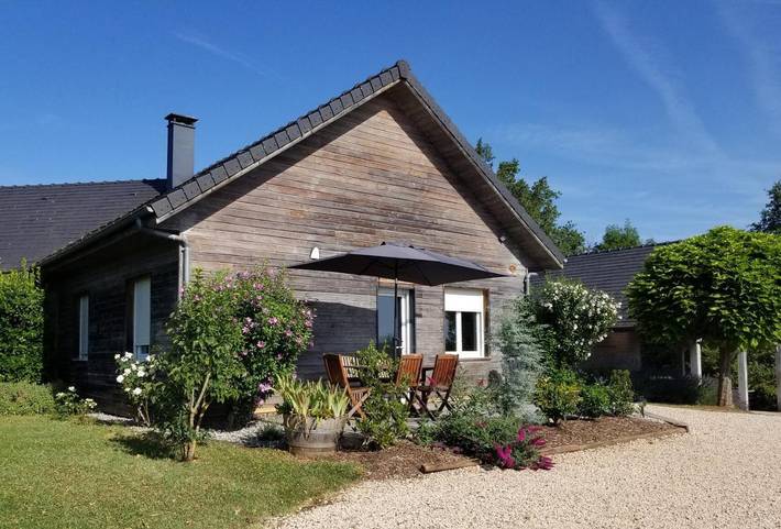 Gîte pour 5 personnes, avec jardin ainsi que piscine et vue à Saint-Aulaire (Corrèze)