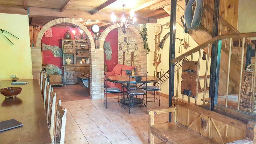 Chalet para 18 personas, con terraza y piscina, Se admiten mascotas en Provincia de Huesca - 4