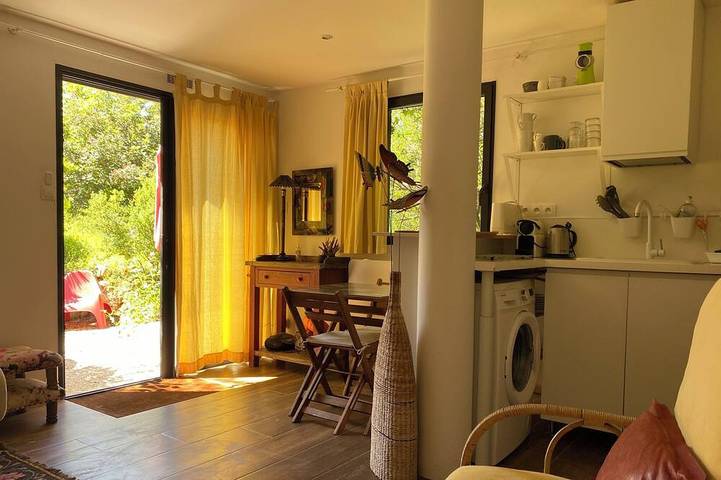 Gîte pour 2 personnes, avec Terrasse et Jardin dans Port de Sanary sur Mer