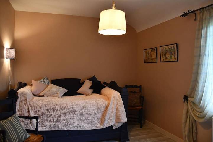 Location de vacances pour 5 personnes, avec jardin et terrasse à Saint-Clet