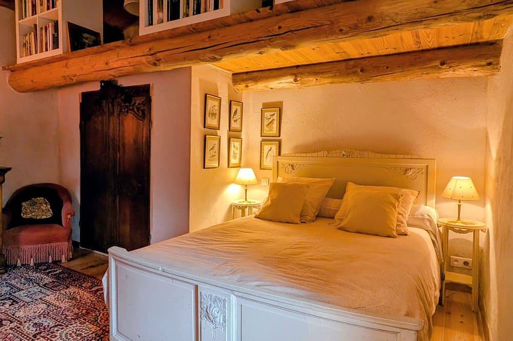 Retraite pour Couple dans Maison de Vigne avec Terrasse in Tailhac, Haute-Loire