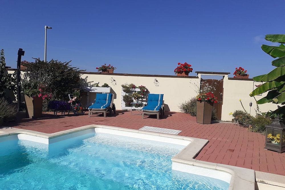Lovely Single-Storey Gite With Swimming Pool 15 Km From Europa Park in Bindernheim, Sélestat-Erstein region