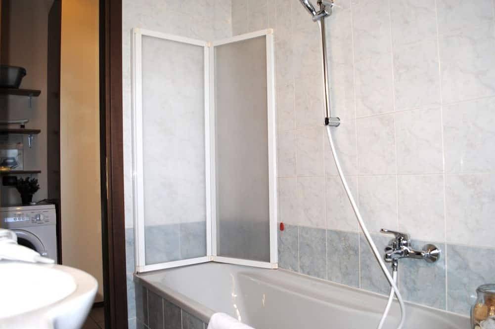Entire apartment, Bnbook-Volta Rho Fiera in Rho, Milan Province