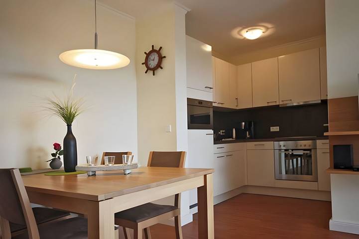 Ganze Wohnung, Villa Deichgraf We 17 mit Balkon und seitlichem Meerblick in Börgerende in Börgerende, Börgerende-Rethwisch