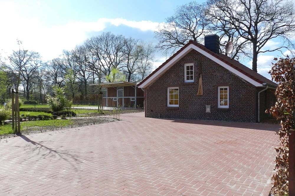 Ganze Wohnung, Heidihaus - Naturidyll in Ostfriesland - 2017 komplett renoviert in Friedeburg, Nordseeküste