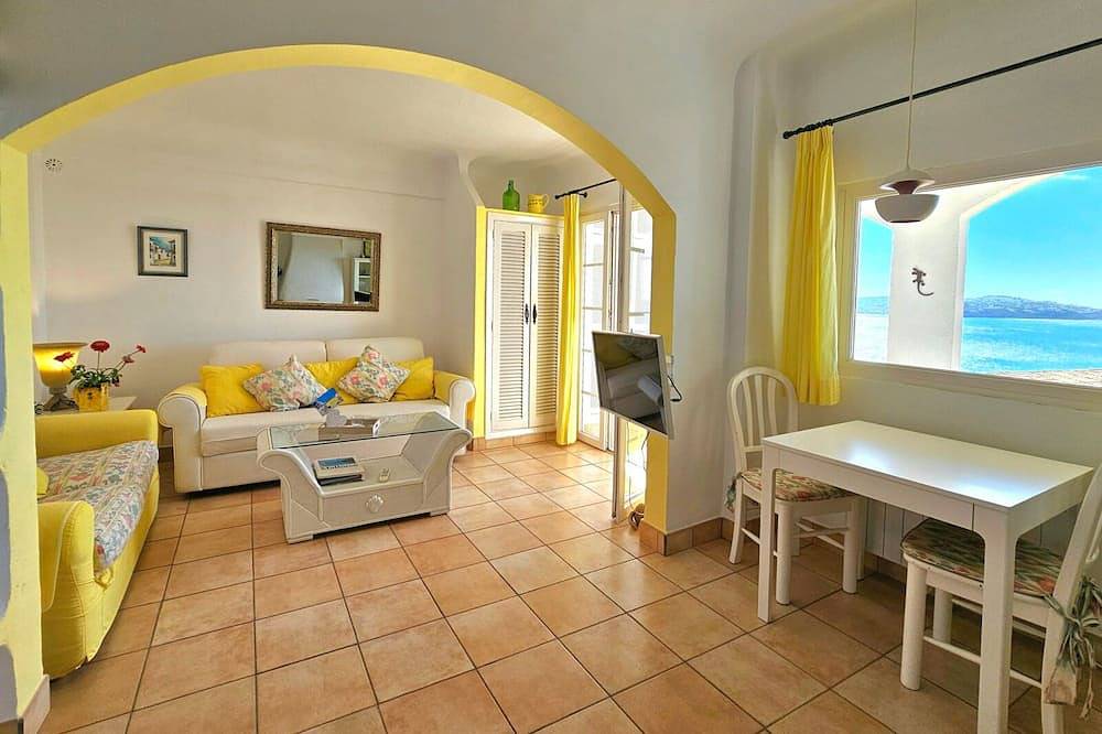 Ganze Wohnung, A3025 Ferienwohnung mit Meerblick für 4 Personen in Cala Fornells in Cala Fornells, Calvià