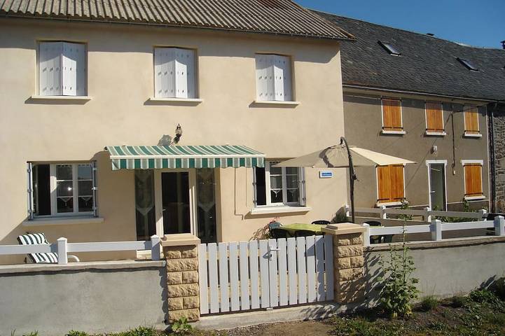 Location de vacances pour 8 personnes, avec Terrasse à Valuéjols