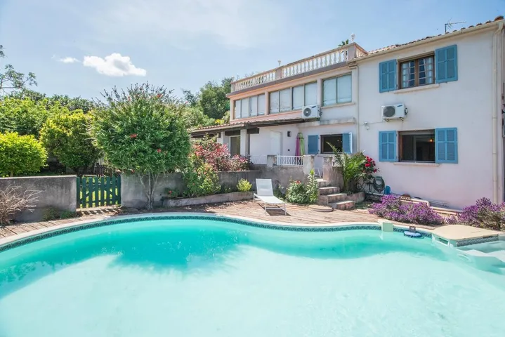 Appartement de vacances pour 6 personnes, avec vue ainsi que jardin et piscine, animaux acceptés - 1