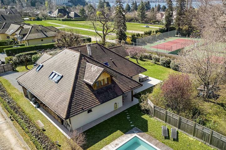 Chalet para 12 personas, con balcón - 1