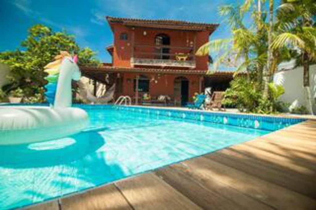 Beautiful house with 4 suites, swimming pool, complete gourmet space, 24-hour gated community in Camaçari, Linha Verde