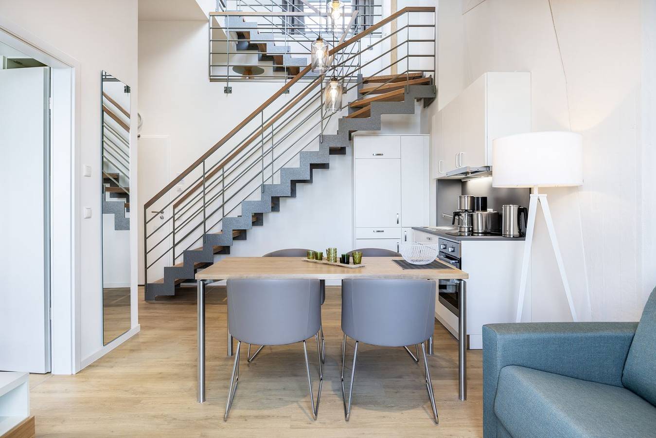 Ganze Wohnung, Luxus-Apartment mit Galerieschlafzimmer, Dachterrasse und einmaligem Hafenblick! in Wismar, Nordwestmecklenburg (Wismar und Umgebung)