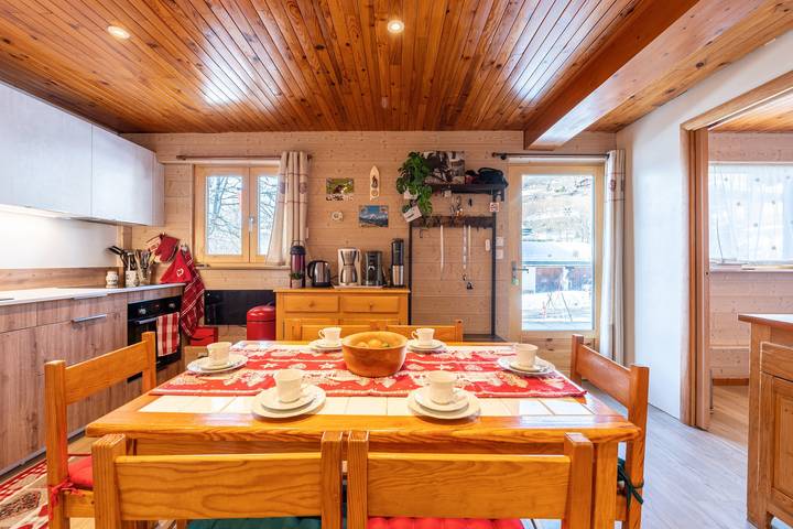 Ganze Wohnung, Ferienwohnung 'Le Marmotton' mit Bergblick, gemeinsamer Terrasse und Wlan in La Giettaz, Albertville und Umgebung