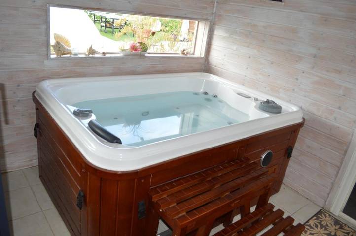 Chambre d’hôte pour 2 personnes, avec terrasse et jardin ainsi que jacuzzi et piscine dans l' Ain - 2