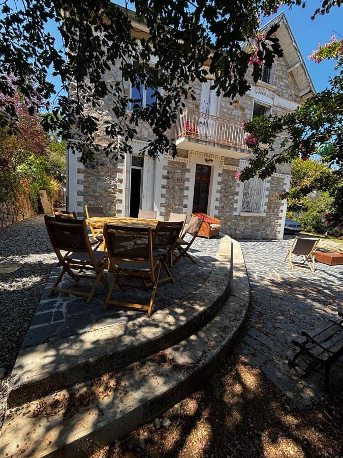 Maison de vacances pour 14 personnes, avec Balcon et Terrasse ainsi que Jardin et Vue sur le lac dans Lac de Saint-Ferréol