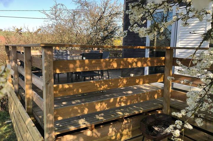 Gîte pour 6 personnes, avec jacuzzi ainsi que terrasse et piscine, animaux acceptés à Saint-Léger-sur-Dheune