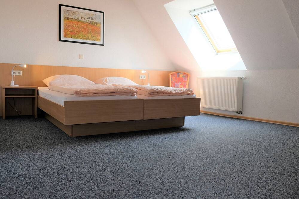 Ganze Wohnung, Gästezimmer mit Frühstück, 20qm, max. 2 Personen in Erbach (Baden-Württemberg), Alb-Donau-Kreis