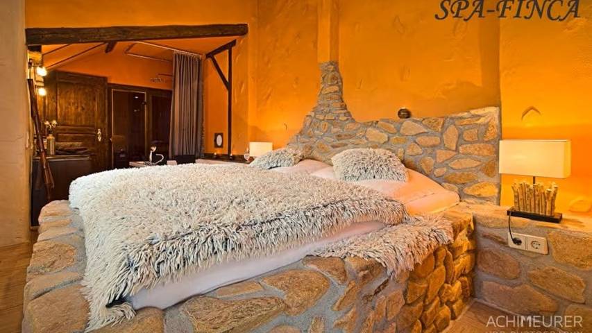 Ferienhaus für 4 Personen, mit Pool und Terrasse sowie Sauna