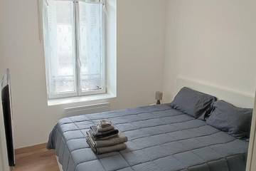 Gîte pour 3 personnes, avec terrasse à Saint-Jean-les-Deux-Jumeaux