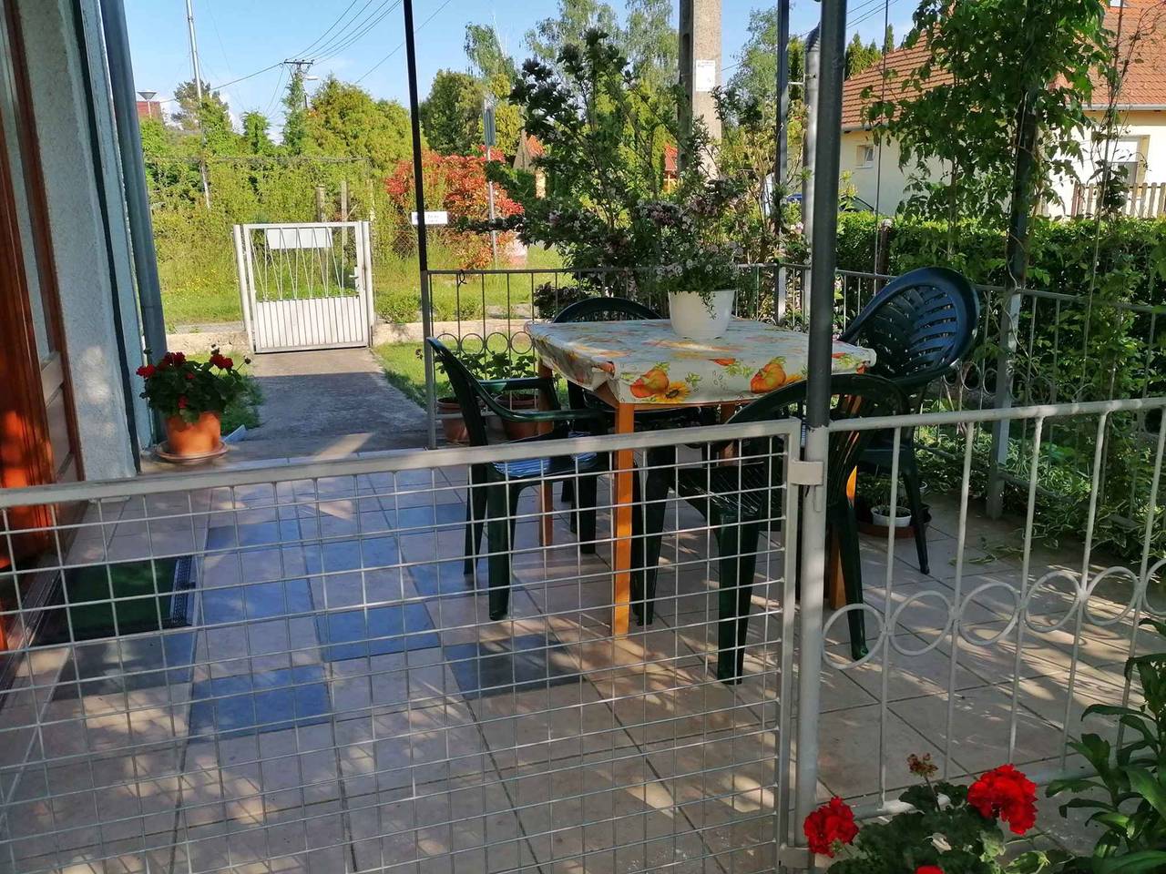 Ganze Ferienwohnung, Ferienwohnung nur 250 m vom Strand entfernt  in Balatonmariafürdö, Plattensee Südufer
