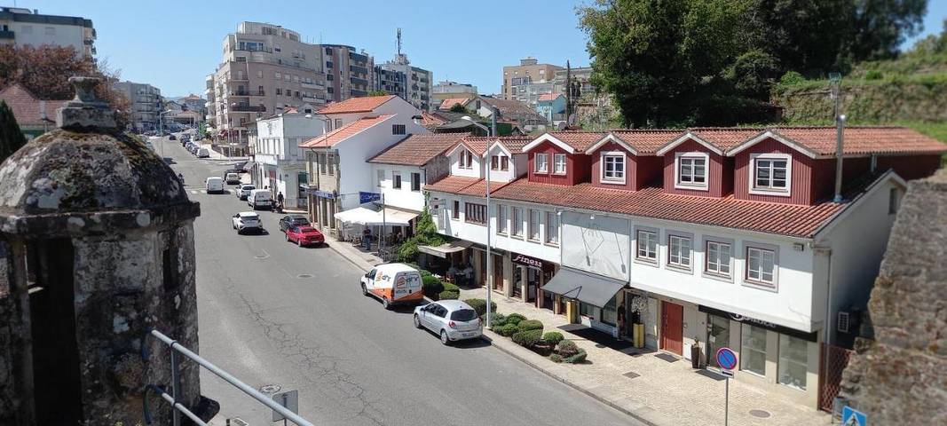 Casa de férias para 4 pessoas, com jacuzzi e terraço em Monção