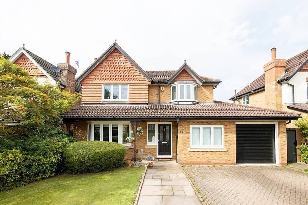 Modern Family Home in South Manchester/Stockport in Stockport, Greater Manchester