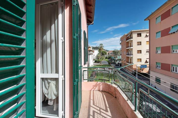 Appartamento per 6 persone, con Balcone a Varazze