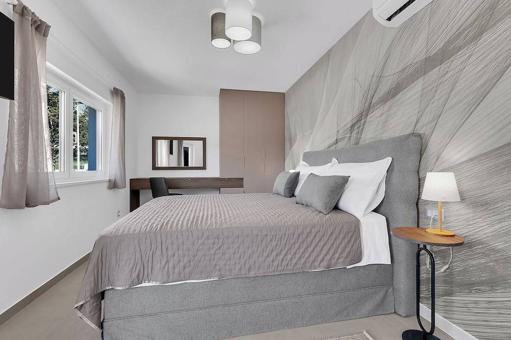 Apartamento entero, Luxury Apartment \"Nugal\" private heated roof pool in Makarska, Rivera de Makarska