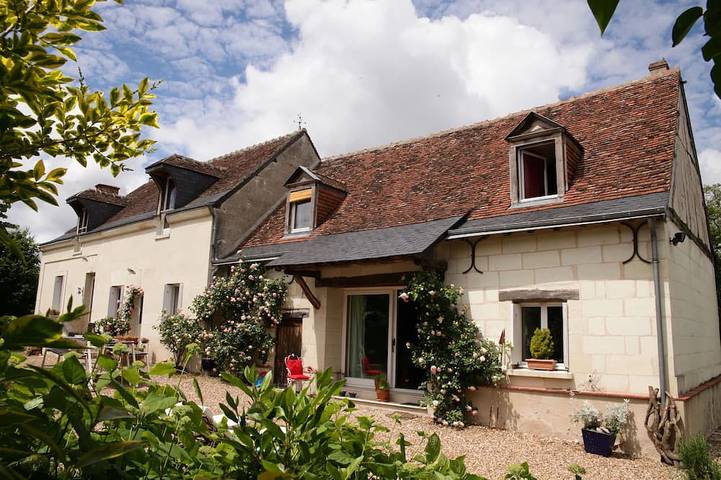 Location de vacances pour 8 personnes, avec Terrasse et Jardin à Berthenay