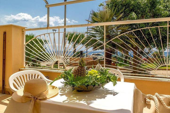 Appartamento per 4 persone, con terrazza in Roccalumera