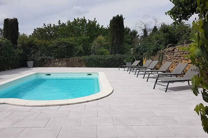 Gîte pour 8 personnes, avec terrasse et jardin