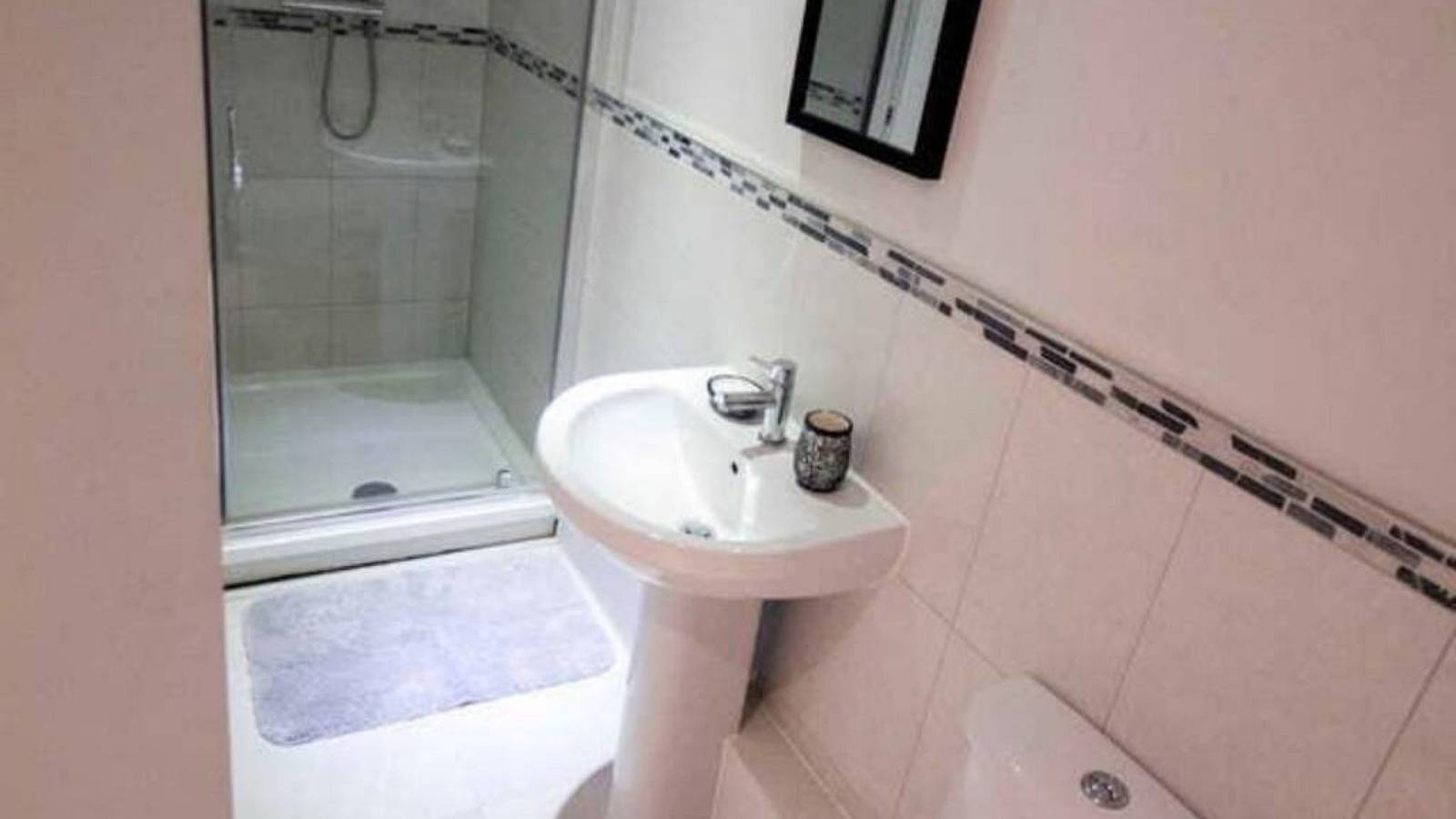 Ganze Wohnung, Stayzo Modern Studio Apartment 1 in Bradford City in Bradford, Westliches Yorkshire