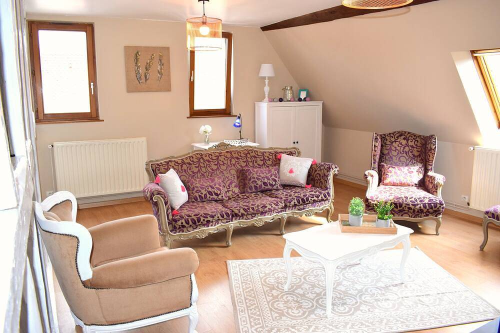 Entire apartment, New In the heart of the historical center of Obernai in Obernai, Sélestat-Erstein region