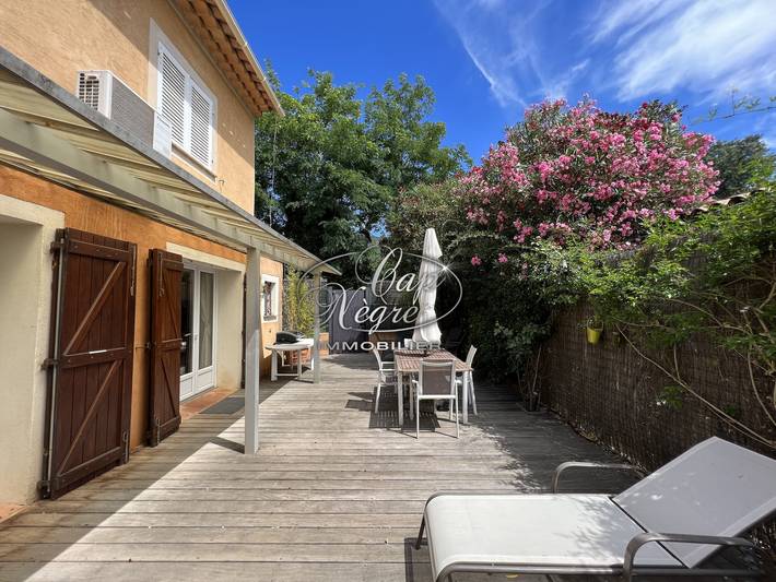 Gîte pour 5 personnes, avec terrasse à Rayol-Canadel-sur-Mer - 2