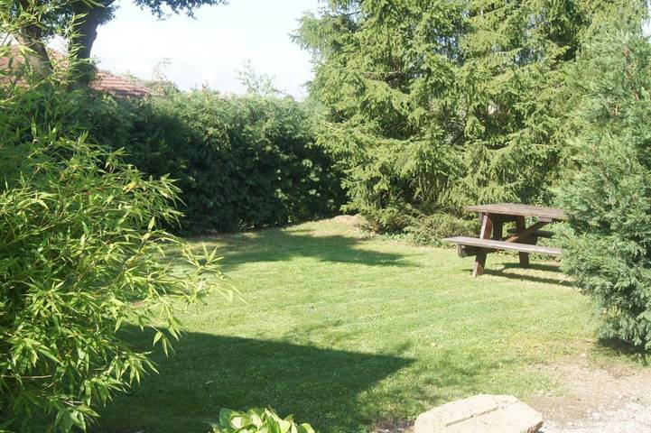 Gîte pour 6 personnes, avec vue et jardin à Rémilly